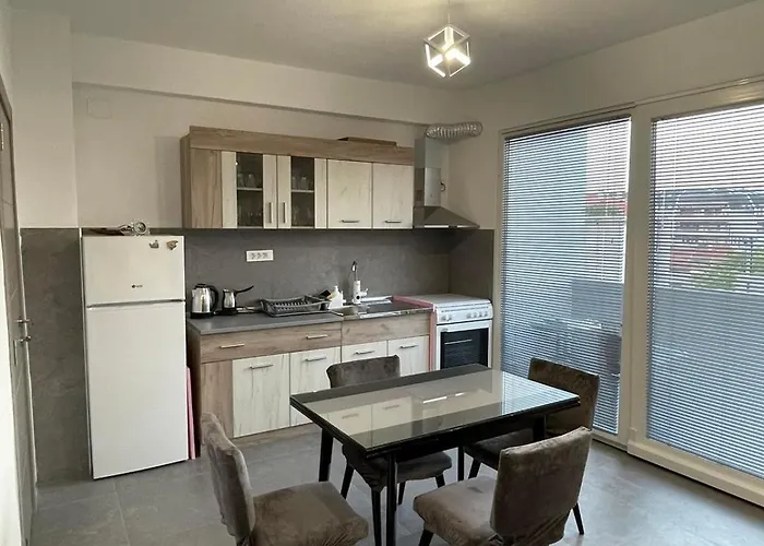 Leo Apartment