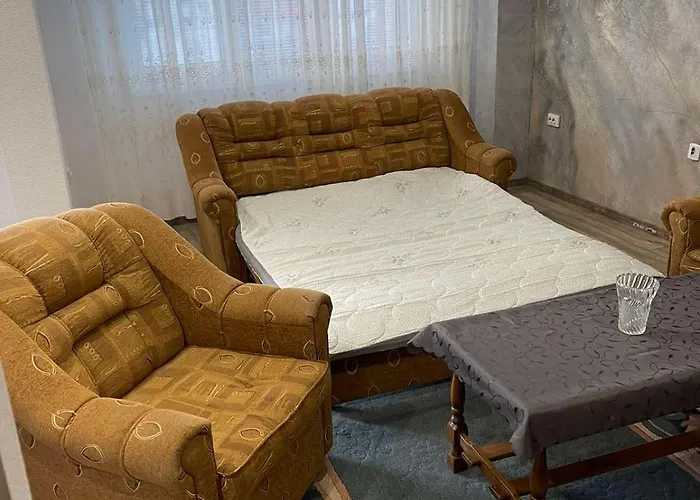 Leo Apartment
