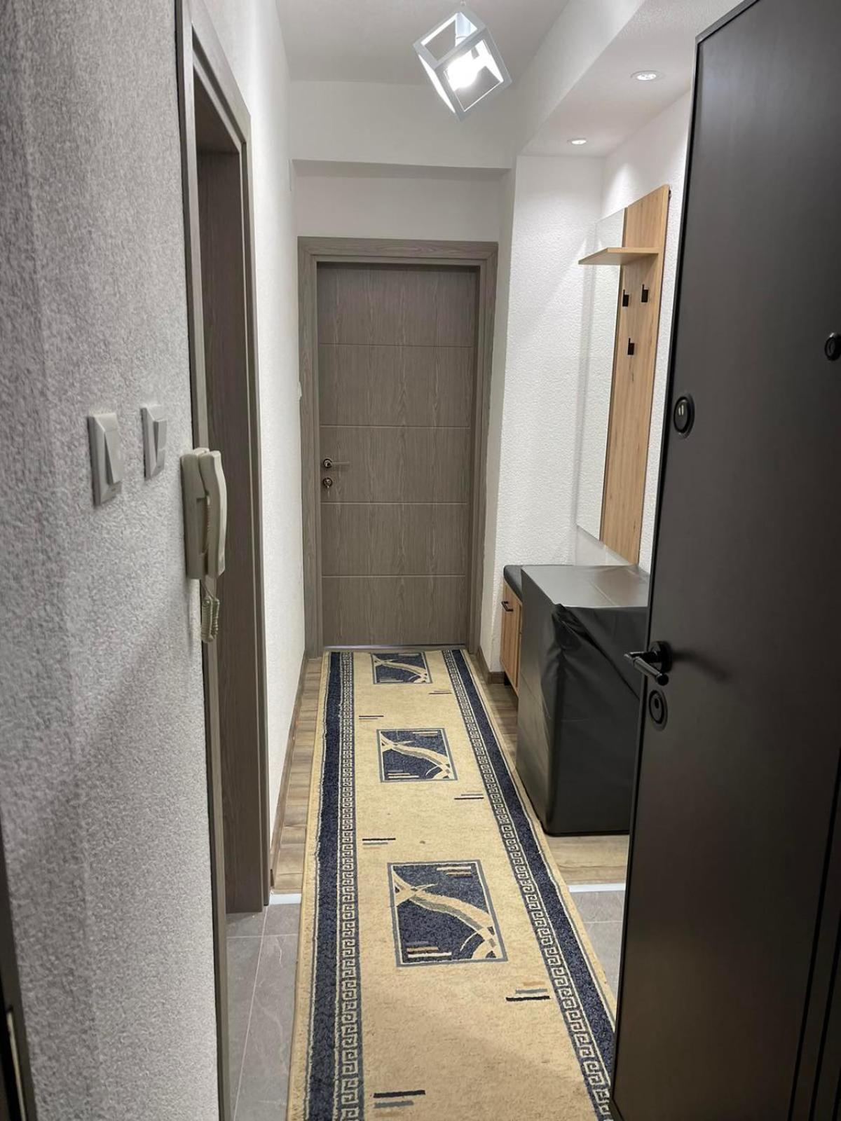 Leo Apartment *