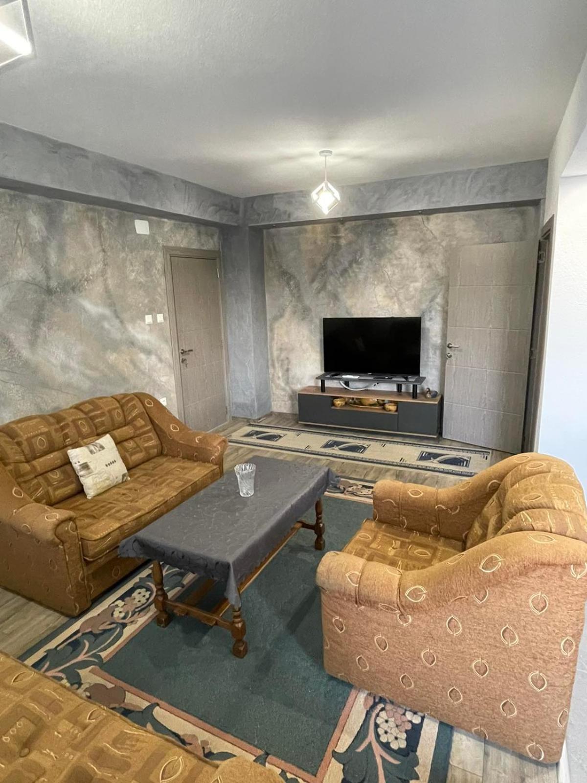 Apartment Leo Veles