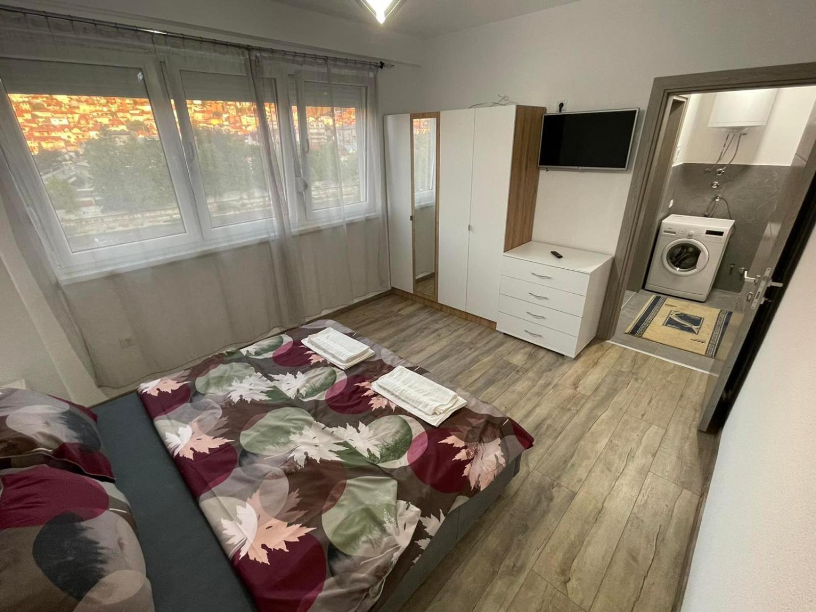 Leo Apartment *